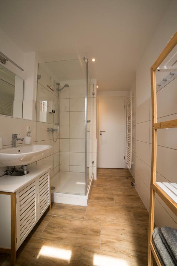 Schoene Ferienwohnung 54 M², Zentrumsnah, Kingbett Ерфурт Екстер'єр фото