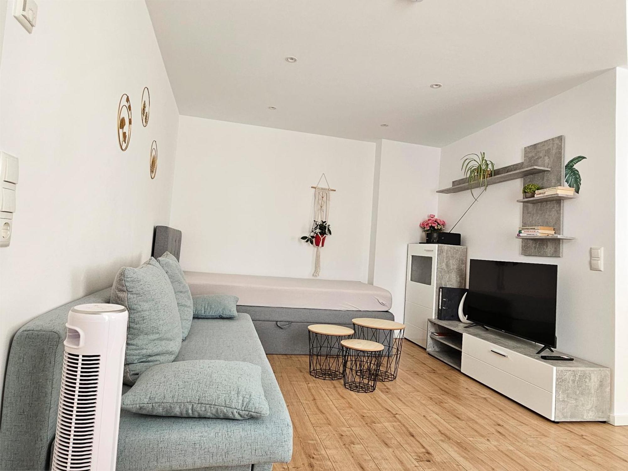 Schoene Ferienwohnung 54 M², Zentrumsnah, Kingbett Ерфурт Екстер'єр фото